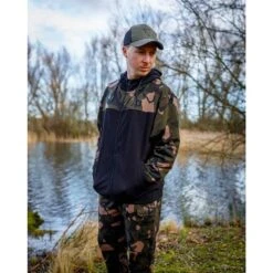 Fox LW Black Camo Split Zip Hoody 9 Fox LW Black Camo Split Zip Hoody -Eurotackle Verkoop 5589680Fox LW Black Camo Split Zip Hoody 3